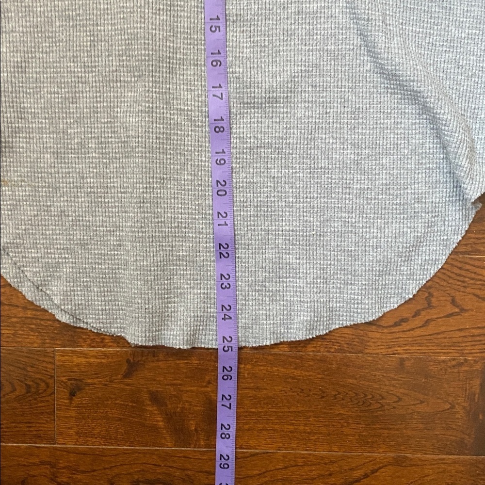 TNA Long Sleeve Waffle Knit Top Size Small Grey V-Neck Oversized Fit - Picture 9 of 11